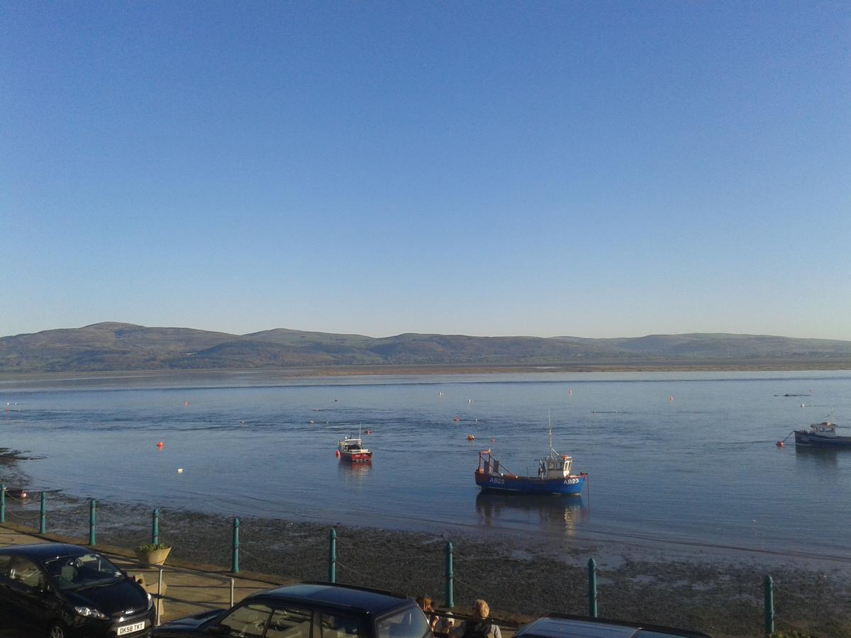 The Britannia Coaching Inn Aberdyfi Exteriér fotografie